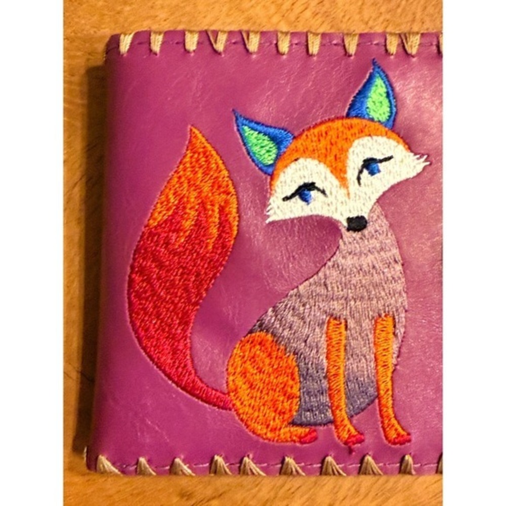 Lavishy Embroidered Fox Vegan Leather Bifold Wallet Purple NWOT - Picture 3 of 9